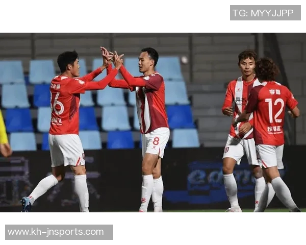 成都篮球队在杯赛中的灵活性表现分析与战术调整探讨